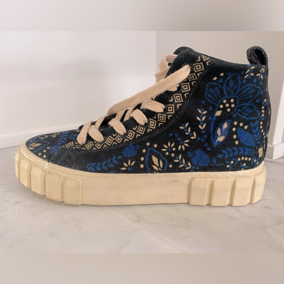 NWOT FARM RIO Mid Flat Form Sneaker Macaw Forest Black Blue - Picture 8 of 13